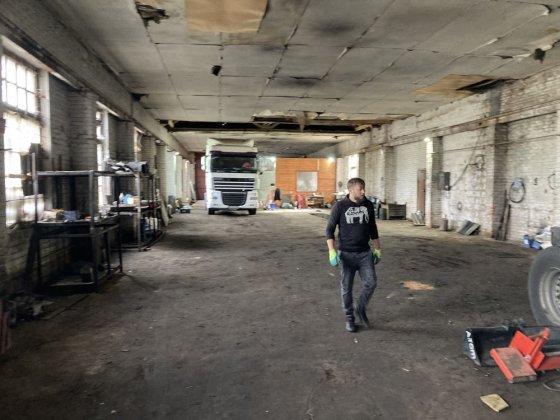 Продаются база под парк и ремонт фур та автобус Березань