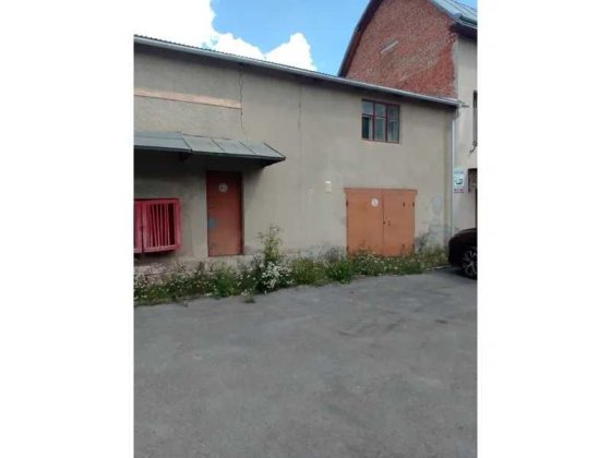 ОРЕНДА – приміщення гаражу, 1-го поверху, 33,60 кв.м. м. Теребовля Теребовля