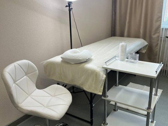 Аренда рабочего места для мастера по наращиванию ресниц,татуажа и т.д. Степная