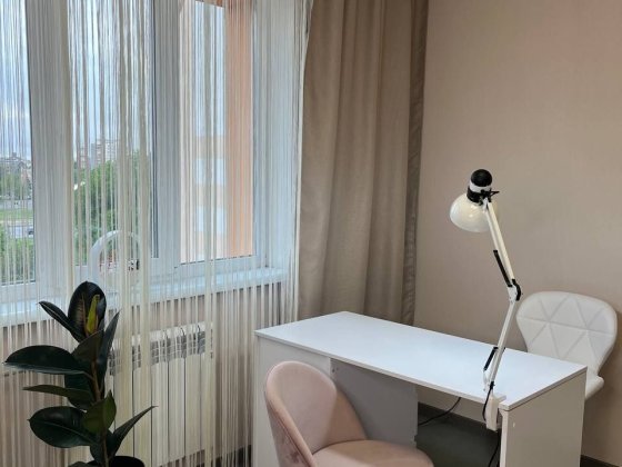 Сдам в аренду рабочее место мастера маникюра. Степная