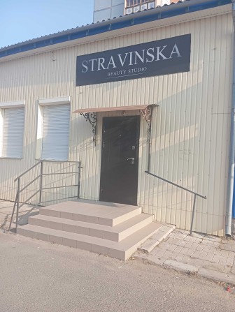 Продам приміщення під перукарню 49.30кв.м з держ.актом на землю - фото 1