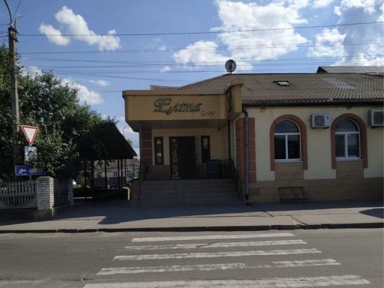 Здається в оденду приміщення Изяслав