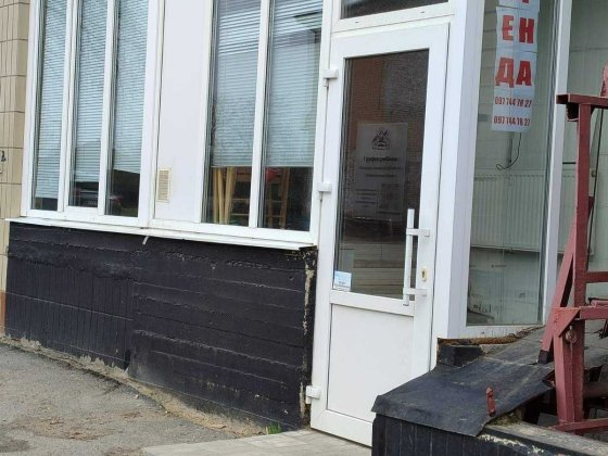 Приміщення в оренду, 12 м.кв., в Звенигородка. Для салонів, барберів Звенигородка