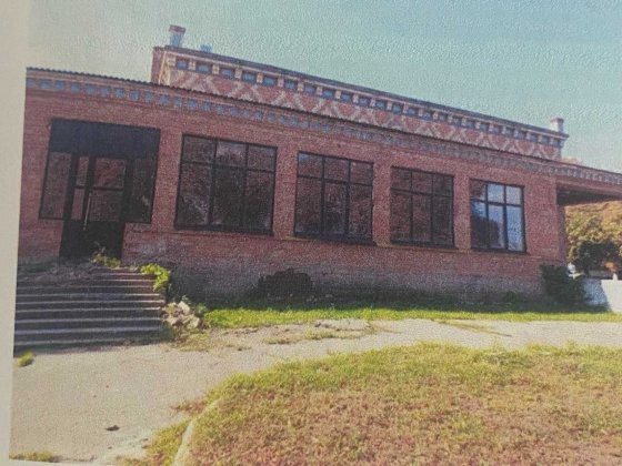 Нежитлова будівля 407,5 м2. 0.2 га, Сквира, вул. Соборна  16 Сквира