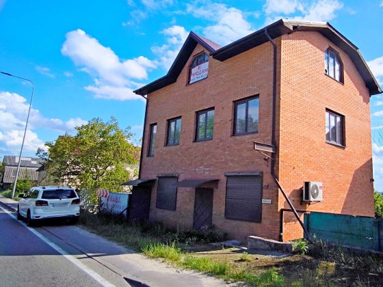 Купуйте комерційну будівлю біля Києва Горенка