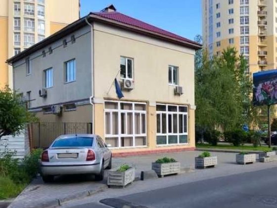 Продам комерційну будівлю у ЖК "Чайка" по вул.Лобановського Чайки