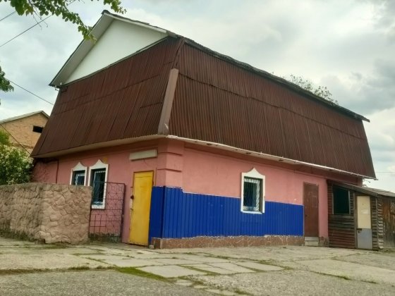 Продаж дво поверхової  комерційної будівлі  Шпитьки Шпитьки