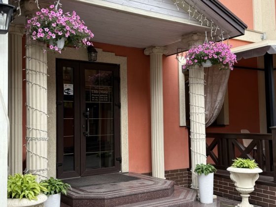 Готельно ресторанний комплекс, 800 кв. Працюючий