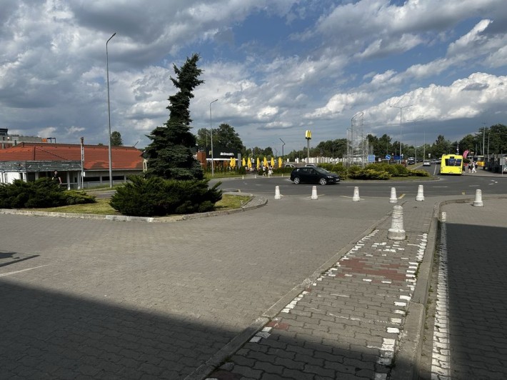 Продаж приміщення стрийська біля тц кінг крос 300кв м - фото 1