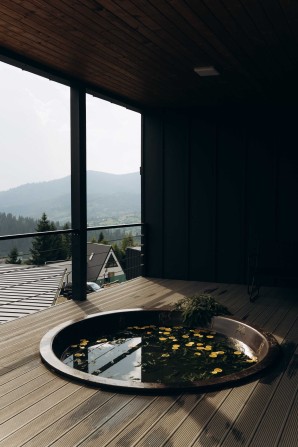 |продаж діючого прибутковго бізнесу,Славськ|27сот,330кв.м| - фото 1
