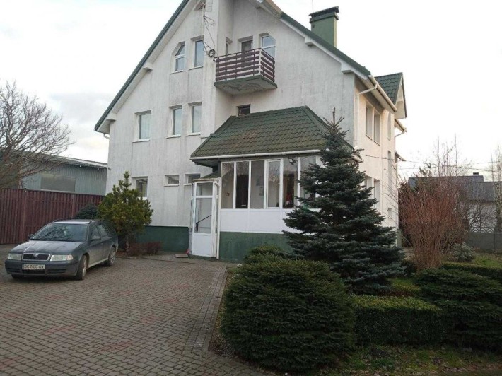 Продаж будинку під комерцію 374 кв.м.  с.Рясне-Руське - фото 1