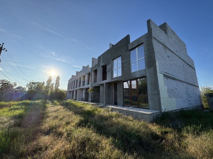 Продажа 12 таунхаусов в центре Коблево - фото 1
