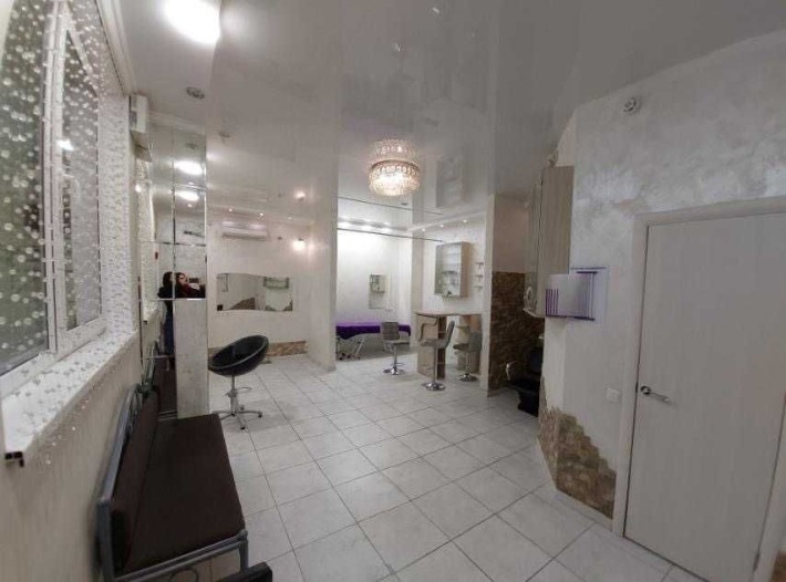 Продам салон краси або під магазин в ЖК Радужний будинок 19/1 - фото 1