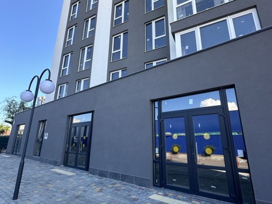 Фасадное на дорогу помещение, первый этаж, Акварель на Таирова Лиманка