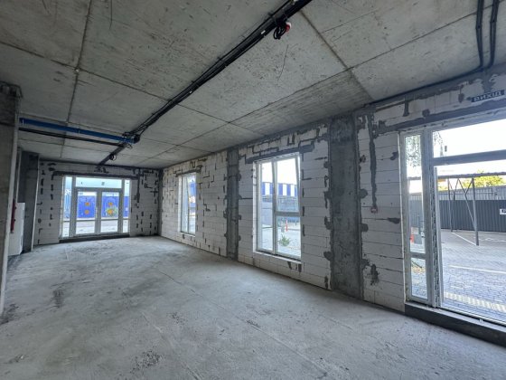 Фасадное, торцевое, двустороннее помещение на Таирова, новый дом Лиманка