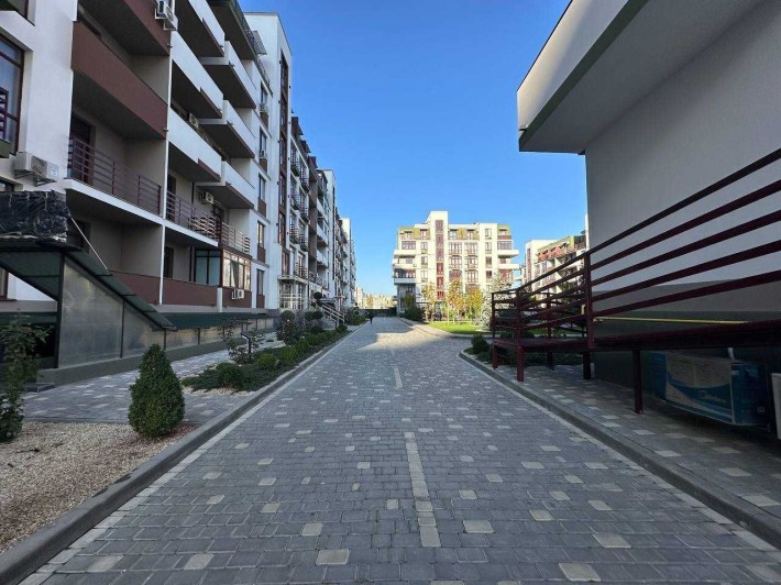 Продам фасадное помещение 96 кв.м Смарт Сити Бочарова - фото 1