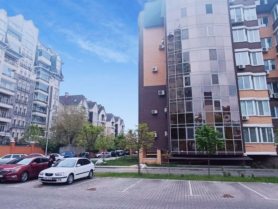 Коммерция в ЖК Набережный квартал 87м² Крыжановка