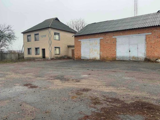 Продам "базу" біля траси Київ-Харків Хорол