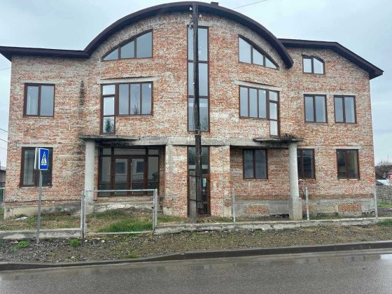 Комерційне приміщення в центрі Лановцы