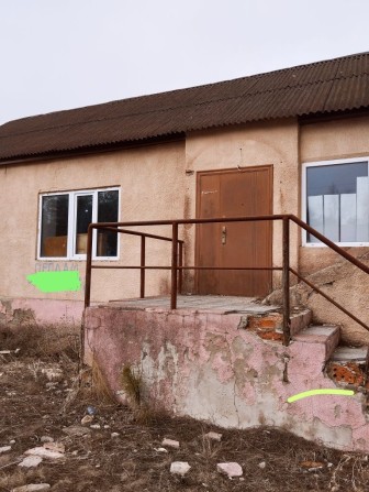 Продам дом можно и под  магазин  Нововодолажский район  Вільхуватка. - фото 1