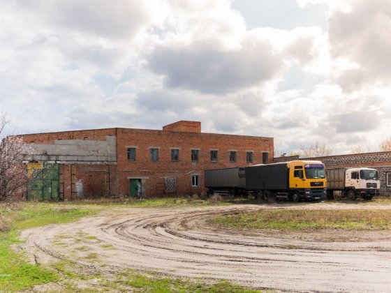 Промисловий комплекс | 1490 м² + 0,5 га | Безлюдівка | $250,000 Торг Безлюдовка