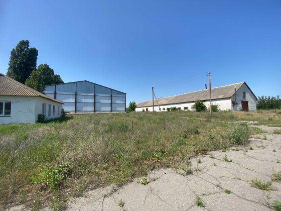 Продаж нежитлових приміщень (ферма) 10589,9м², 9,7592га, Черкаська обл Кедина Гора