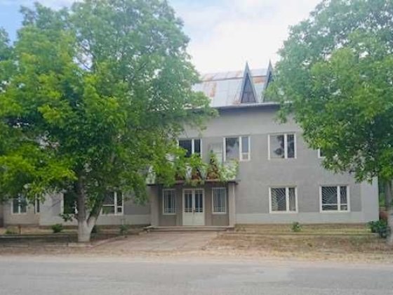 Продаж або оренда будівлі по вул. Кремльова м. Новоселиця Новоселица