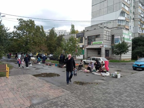 53м2 Таращанська 161 вихід з алеї на масив