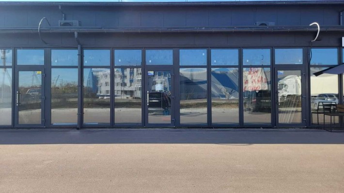 Оренда приміщення 36м.кв. Оренда фасаду 18м.кв. Торгмаш. Бровари. - фото 1