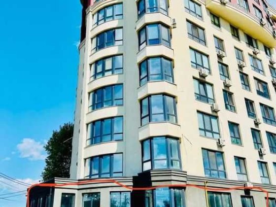 Фасадне приміщення, можливо під ресторан, фітнес, спа, магазин Вишневое