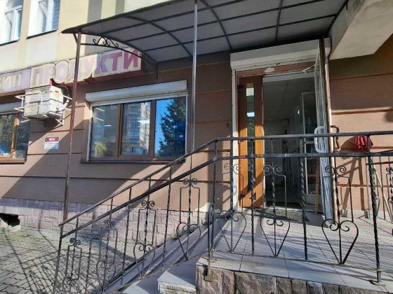 Фасадне приміщення вул. Героїв Києва (Толстого) центр Івано-Франківськ