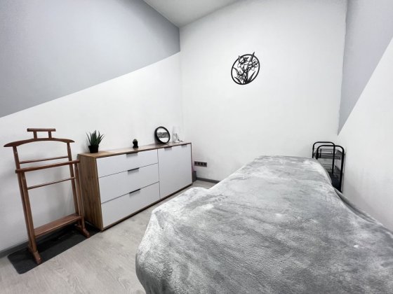 Кабінет з кушеткою поденно /10 днів / 15 днів з вікном та без вікна Бровари