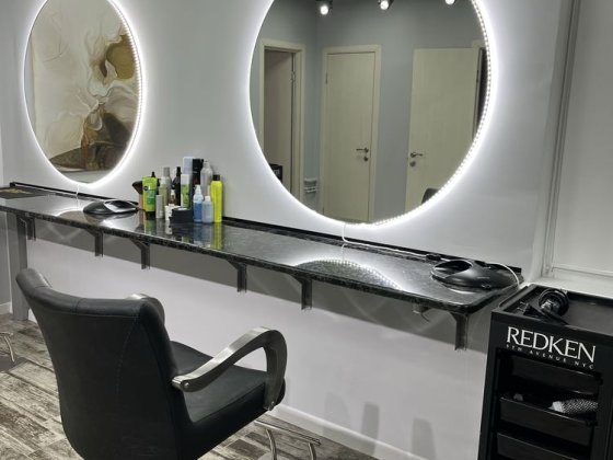 Оренда перукарського крісла Вишневое