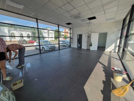 31м2 на фасаді зупинка ЖД Вокзал