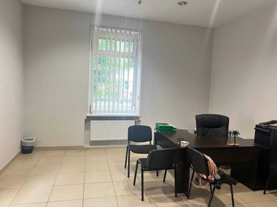 Здається в оренду офісне фасадне приміщення центр міста. Ивано-Франковск