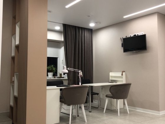 Оренда  робочого містя для майста манекюру педекюрю. Вишневое