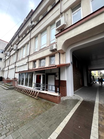 Оренда офісу в центрі 30 м по вул.Гузара, 49 - фото 1