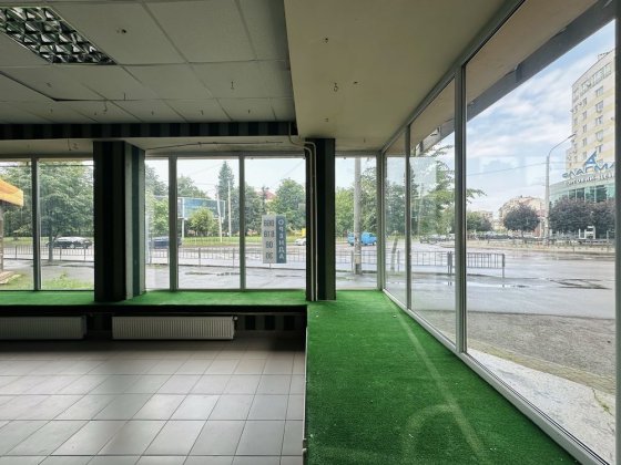 Оренда комерційне фасадне приміщення,трафікова локація вул.Мазепи 61 Івано-Франківськ