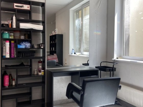 Місце перукаря/колориста/майстра з модифікації Бровари