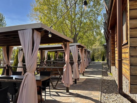 Оренда комплексу приміщень під ресторан з літньою терасою біля річки Белая Церковь