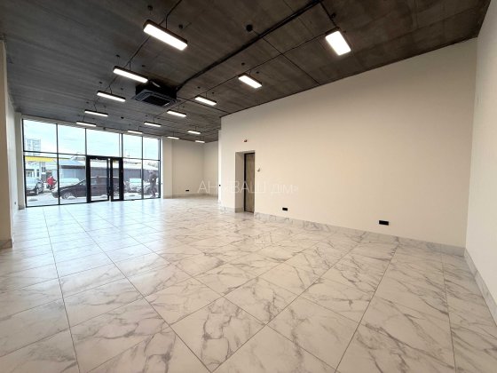 ОРЕНДА прим., 86 кв.м, 3.8 висота, з РЕМОНТОМ, ФАСАДНІ панорамні вікна Івано-Франківськ