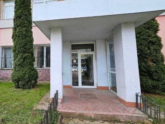 Оренда фасадного комерційного приміщення 175м2 у Центрі міста_VD Івано-Франківськ