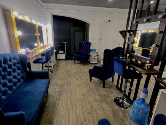 Оренда місця перукаря манікюра бровіста ламімейкера в салоні краси Белая Церковь