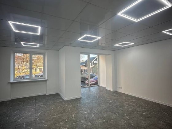 Оренда фасадного приміщення 80 м2 в центрі з прохідністю Івано-Франківськ