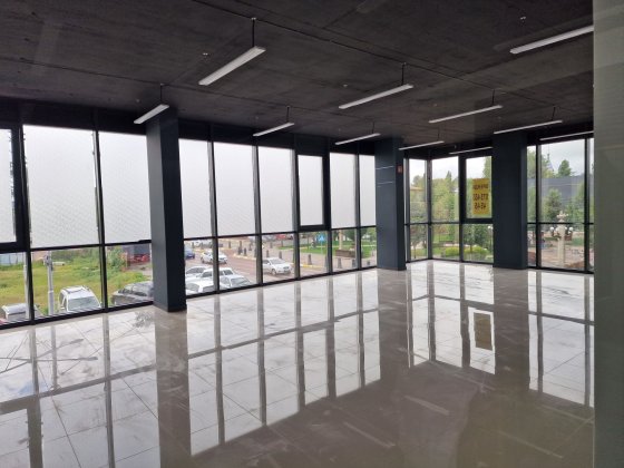 Фасадний магазин у центрі міста Ирпень