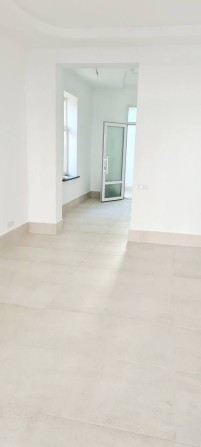 Оренда фасадного приміщення 60 м2 в центрі - фото 1