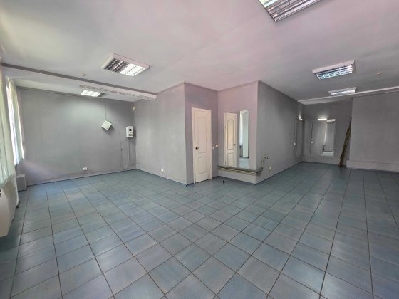 Оренда фасадного приміщення на Хоткевича Івано-Франківськ