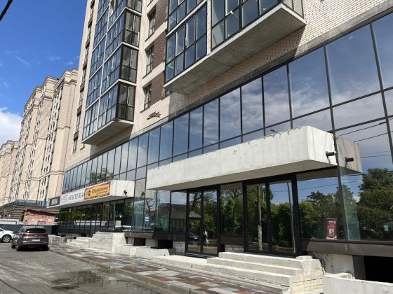 Оренда приміщення, фасад Соборної Ирпень