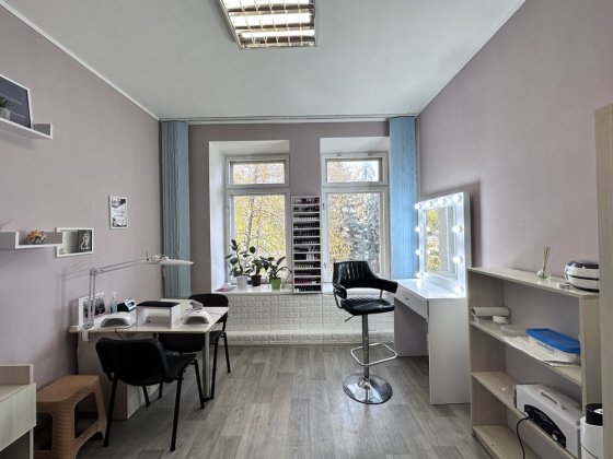 Сдам рабочее место бровисту Кременчук