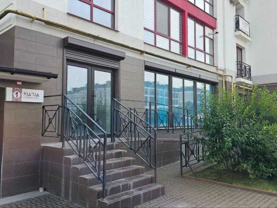 Оренда комерційного фасадного приміщення, є пандус, площа 67м. Івано-Франківськ